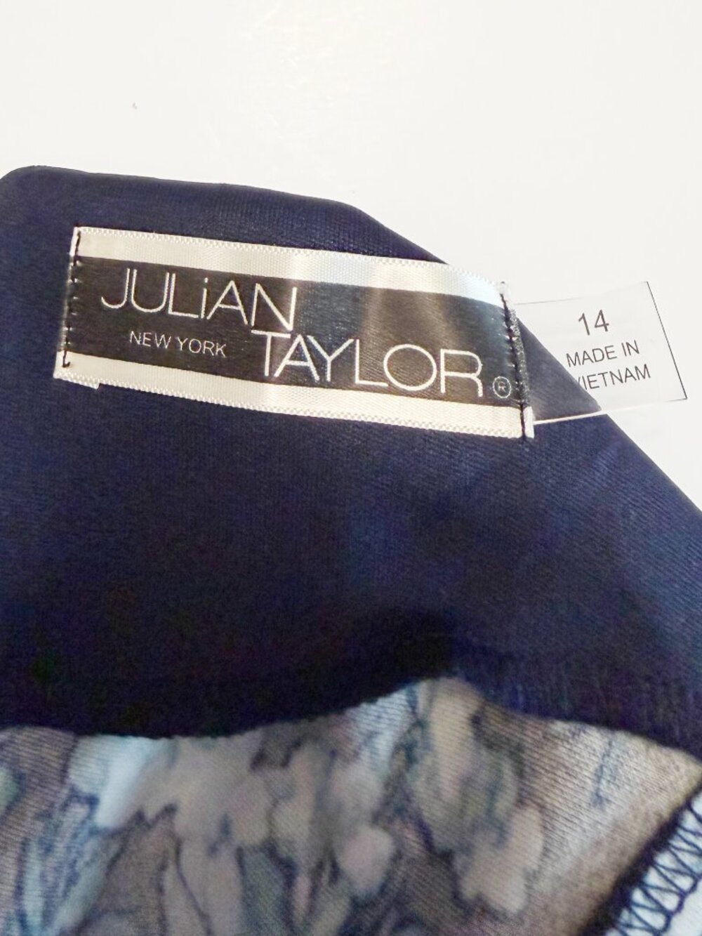 Julian Taylor New York Floral Border Print Fit & Flare Dress Size 14 - Picture 10 of 12